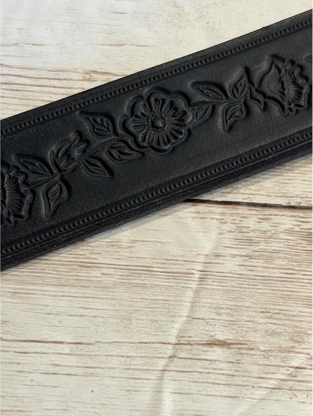 Black Tooled Genuine Leather Belt Large - Picture 5 of 6